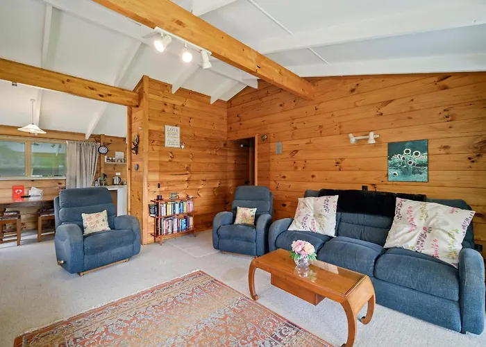 Holiday home Gisborne Point Retreat - Rotoiti