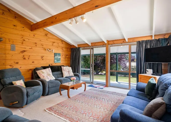 Holiday home Gisborne Point Retreat - Rotoiti Rotorua