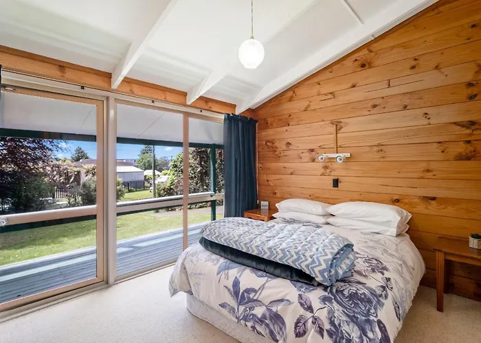 Holiday home Gisborne Point Retreat - Rotoiti