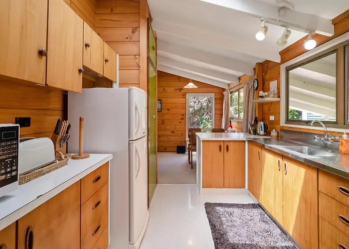 Holiday home Gisborne Point Retreat - Rotoiti *